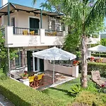 Sunny Garden Aparthotel 3*