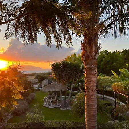 Sunny Garden Aparthotel