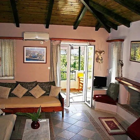 Sunny Garden Aparthotel 4*