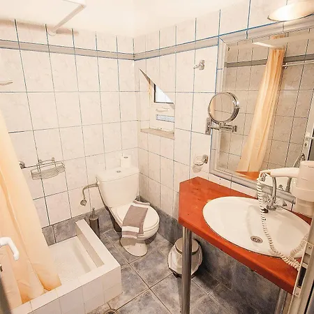 Sunny Garden Aparthotel 4*