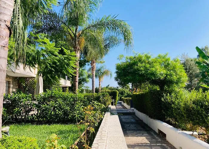 Sunny Garden Aparthotel 3*