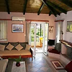 Sunny Garden Apartmanhotel 3*