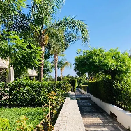 Sunny Garden Aparthotel 4*