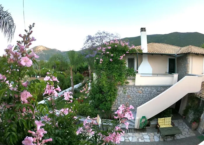 Ξενοδοχείο με διαμερίσματα Sunny Garden 3*