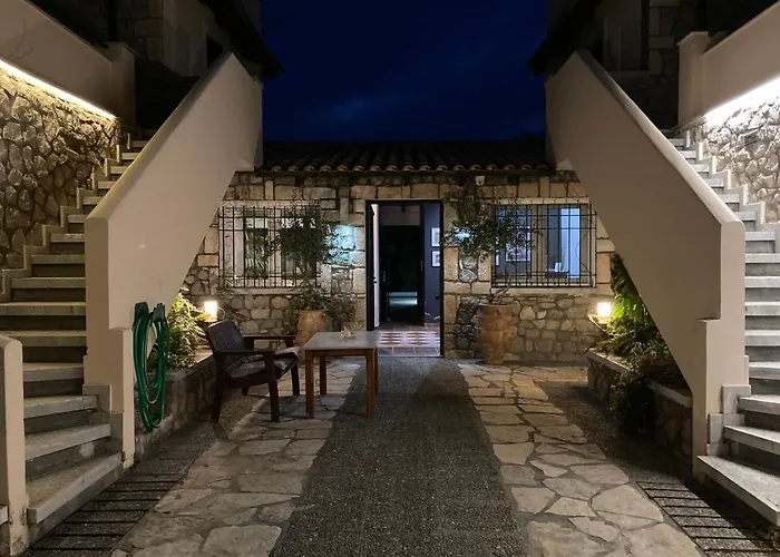 Ξενοδοχείο με διαμερίσματα Sunny Garden 3*